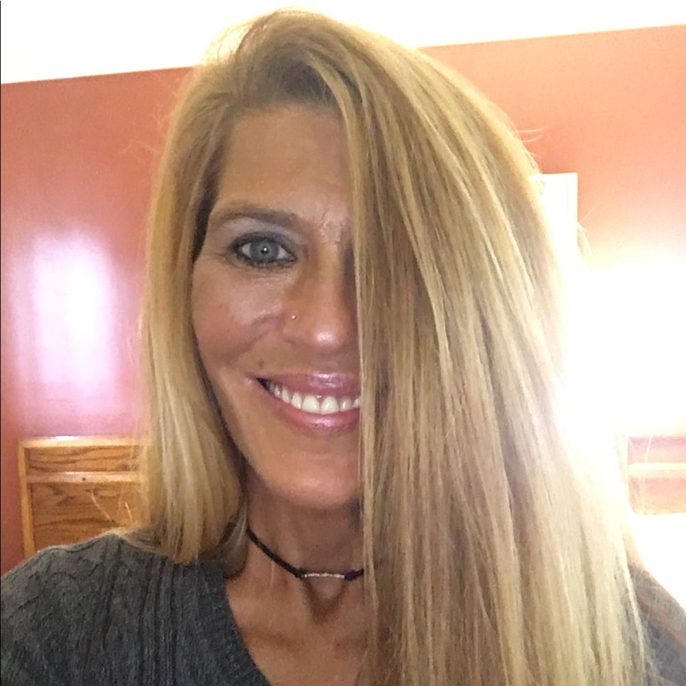 Meet your Posher, Jennifer